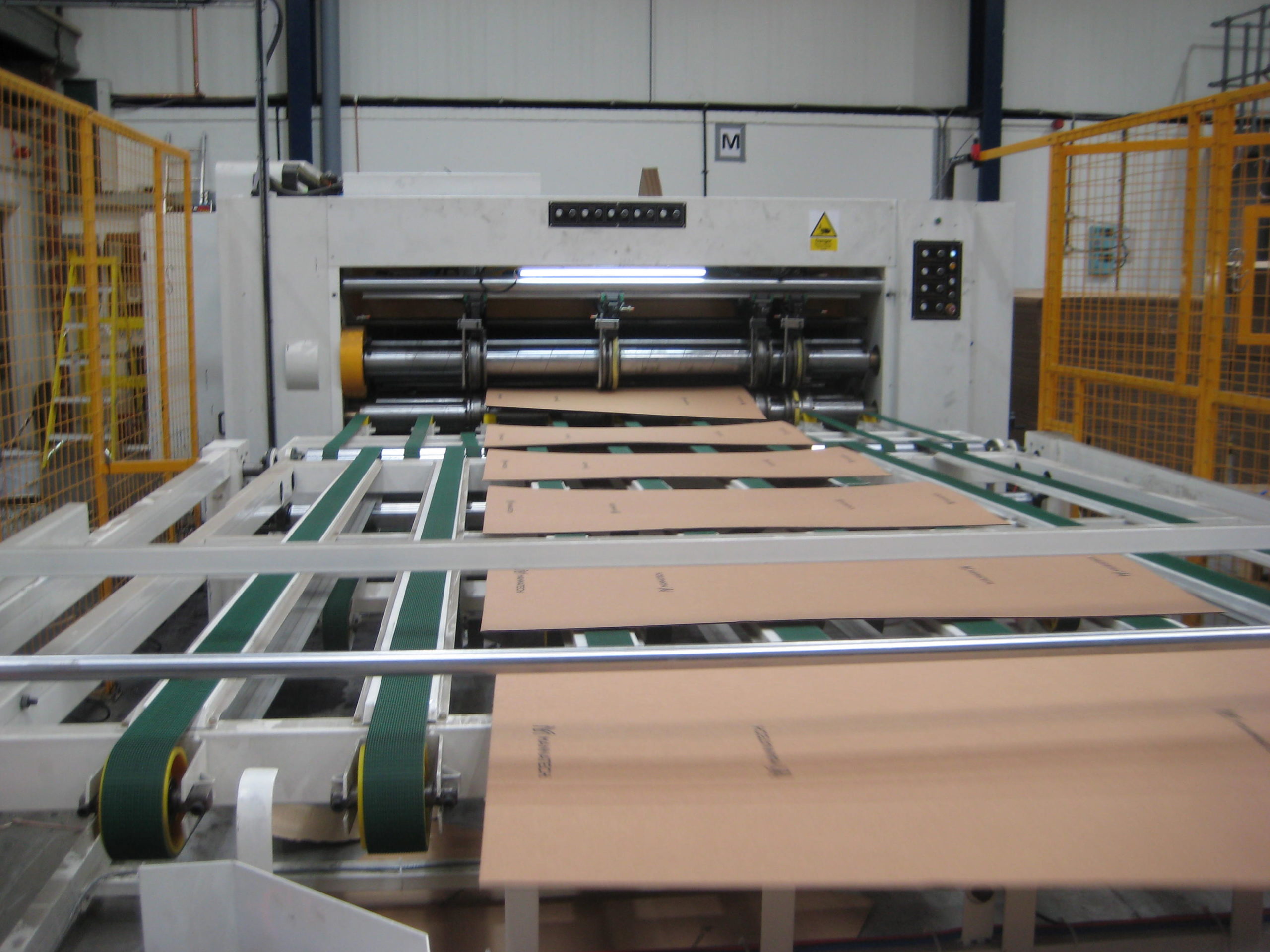 How is Cardboard Packaging Manufactured?