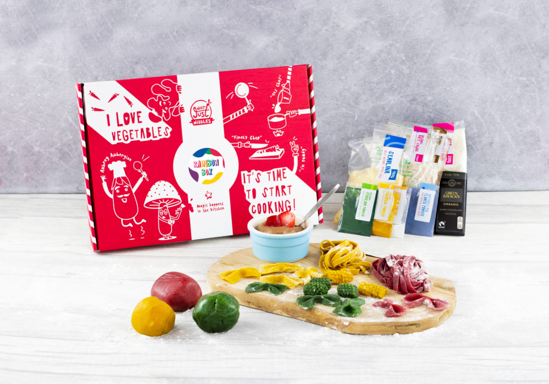 childs-cooking-subscription-box-and-contents