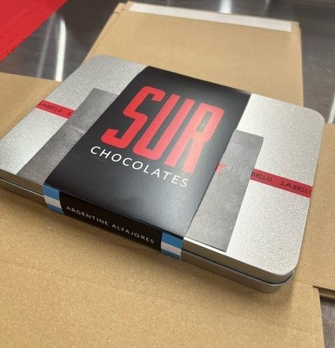 Sur-Chocolate-tin-on-cardboard-packaging
